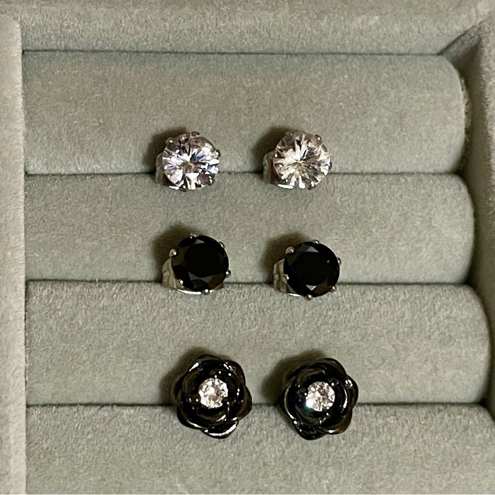 Hypoallergenic Round Gemstone Flower Studs Earring Set